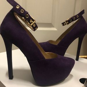 Purple faux suede pumps